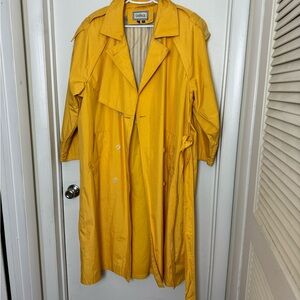 Vintage Gallery Rain Coat Size 18, missing button, comes with replacement intact